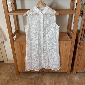 Units Women’s Sleeveless Blouse/Dress Floral Sheer Button Front Medium
